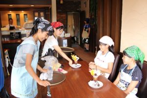27 パフェをどうぞ